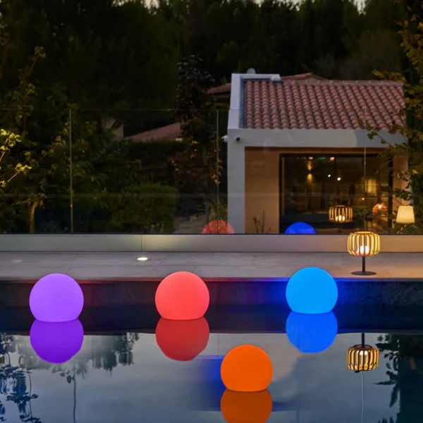 Boule lumineuse flottante ou non